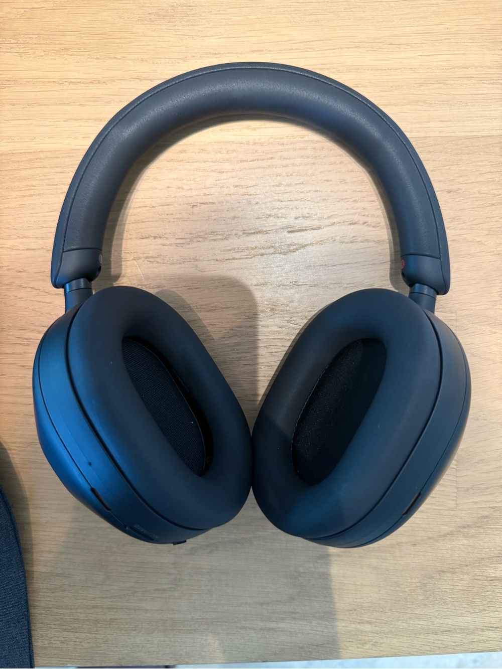 Sony WH-1000XM5 Premium Noise Canceling Headphones - Picture 3 of 6